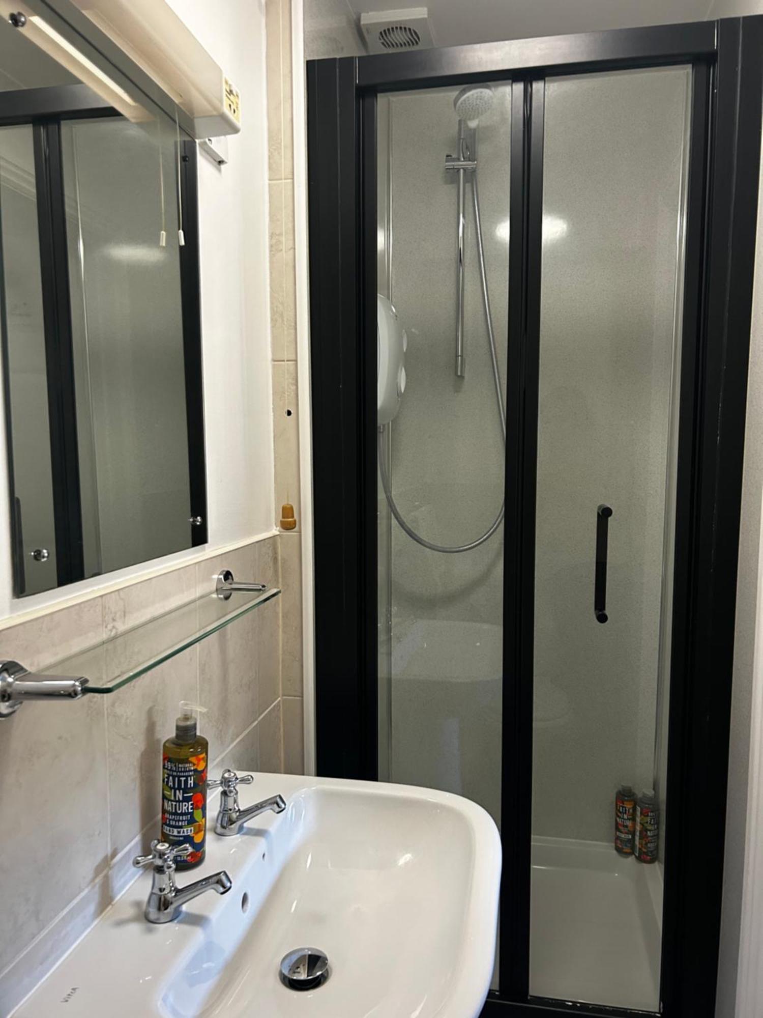 Byways Serviced Apartments Salisbury Buitenkant foto