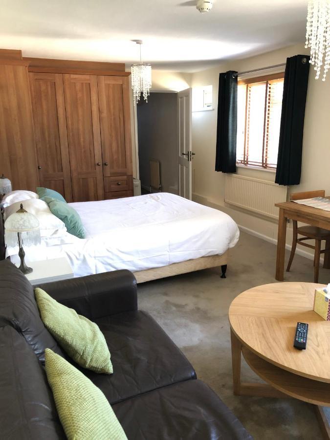 Byways Serviced Apartments Salisbury Buitenkant foto